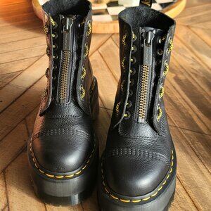 Dr. Martens Sinclair Max